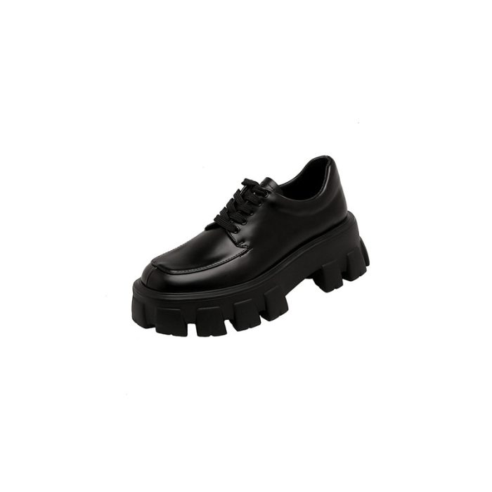 A Woman With A Platform And Best Single Shoe - Image 2