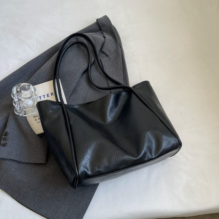 Soft Leather Shoulder Bag Large Capacity Commuter Totes Shopping Travel Bags For Women - Image 3